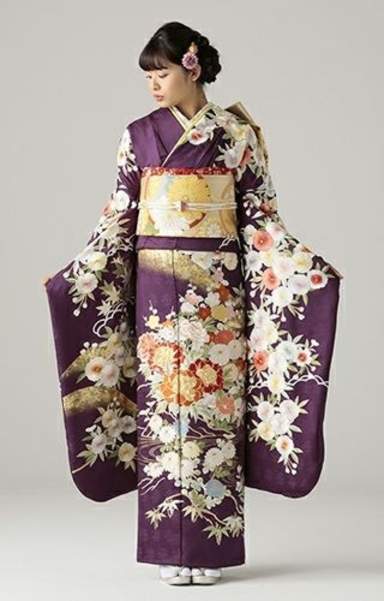 ✲豪華 刺繍 お振り袖 総手刺繍 百花繚乱（そうてししゅう ひゃっかりょうらん）｜深みのある