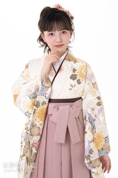 クリーム色　オレンジ色　くすみピンク　桃色　牡丹　桜　河村ここあ　【卒業式の袴レンタル】【京都五条別蔵】 【横浜別蔵】 【表参道志染庵】　袴　卒業式　卒業袴　ハカマ NW-C3 NI-MZ2