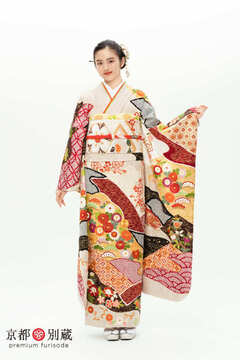 CO-103　竹下優名　白　菊　松　亀甲　七宝繋ぎ　振袖　成人の日　成人式　京都別蔵　横浜別蔵　表参道志染庵