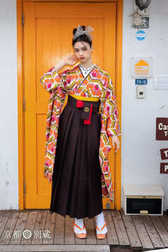 海老茶色　レンガ色　オレンジ　派手　POP　総柄　ブリッジマン遊七 【卒業式の袴レンタル】【京都五条別蔵】 【横浜別蔵】 【表参道志染庵】　袴　卒業式　卒業袴　