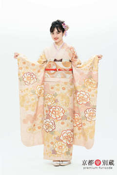 KM-14　竹下優名 　牡丹　菊　松葉　伝統古典　振袖　成人の日　成人式　二十歳の集い　京都別蔵　五条　横浜
