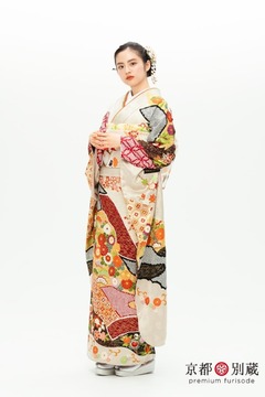 CO-103　竹下優名　白　菊　松　亀甲　七宝繋ぎ　振袖　成人の日　成人式　京都別蔵　横浜別蔵　表参道志染庵