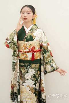 CO-145　本間愛波　緑　亀甲　牡丹　花　菖蒲　流水　振袖　成人の日　成人式　京都別蔵　横浜別蔵　表参道志染庵