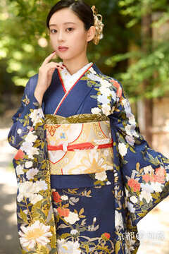 CO-141　佐藤不二子　紺　花　振袖　成人の日　成人式　京都別蔵　横浜別蔵　表参道志染庵