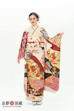 CO-103　竹下優名　白　菊　松　亀甲　七宝繋ぎ　振袖　成人の日　成人式　京都別蔵　横浜別蔵　表参道志染庵