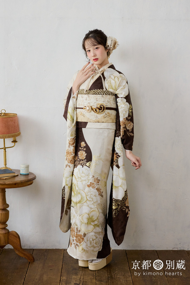 SB-15 本田紗来　茶色　白　伝統古典　振袖　成人の日　成人式　二十歳の集い　京都別蔵　五条　横浜