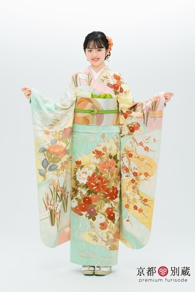 KM-6　竹下優名 　水色　黄緑色　菊　梅　牡丹　伝統古典　振袖　成人の日　成人式　二十歳の集い　京都別蔵　五条　横浜