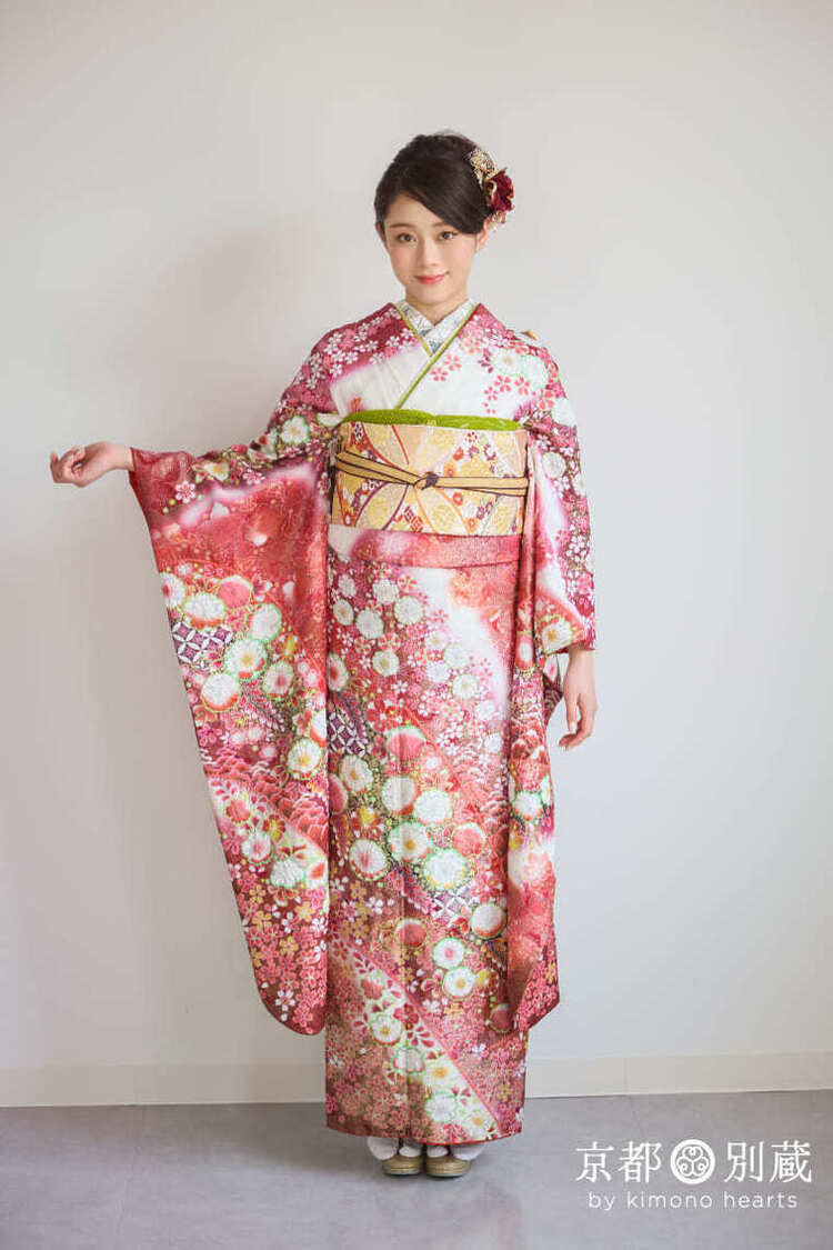 KH-337　佐藤不二子　白　赤　紅白　ピンク　辻が花　絞り染め　桜　花　振袖　成人の日　成人式　京都別蔵　横浜別蔵　表参道志染庵