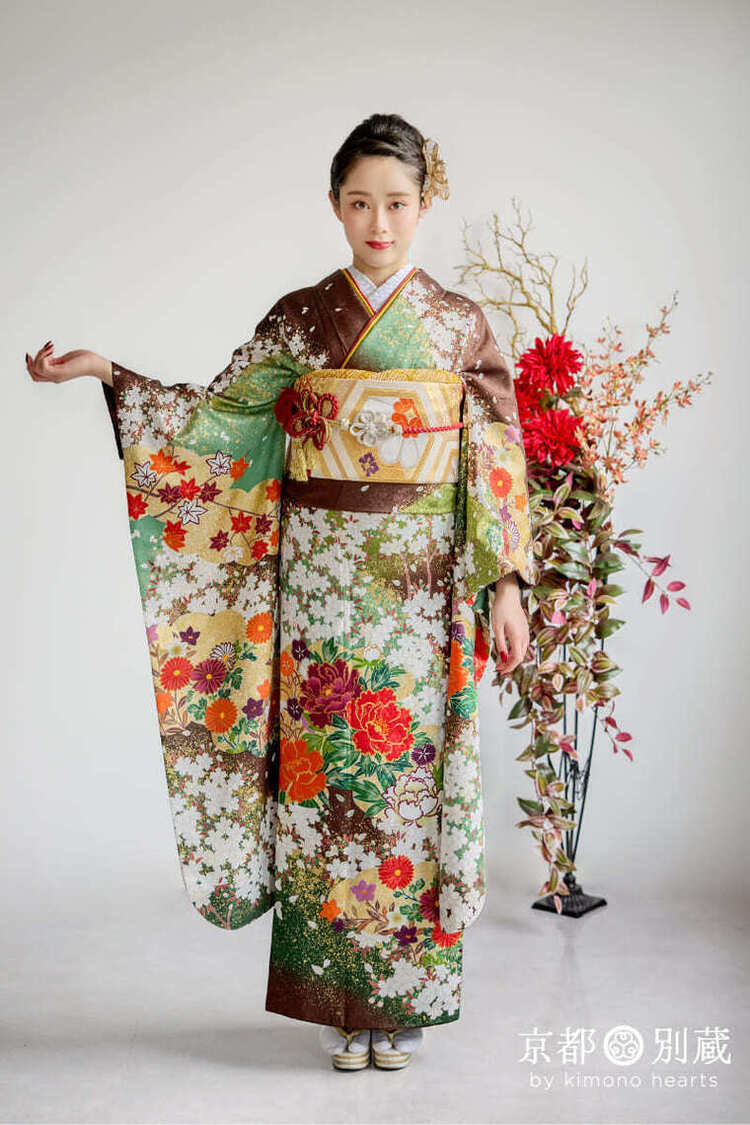 KH-378　佐藤不二子　茶色　薄緑　ゴールド　桜　牡丹　金彩　花　振袖　成人の日　成人式　京都別蔵　横浜別蔵　表参道志染庵