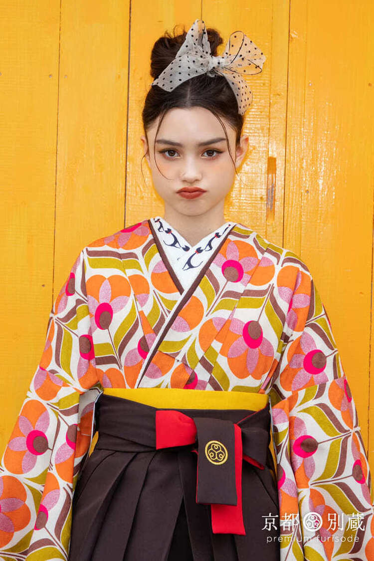 海老茶色　レンガ色　オレンジ　派手　POP　総柄　ブリッジマン遊七 【卒業式の袴レンタル】【京都五条別蔵】 【横浜別蔵】 【表参道志染庵】　袴　卒業式　卒業袴　