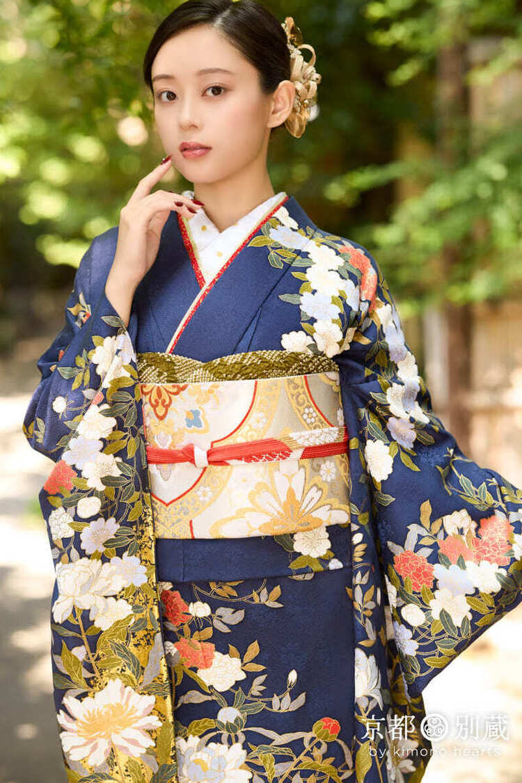 CO-141　佐藤不二子　紺　花　振袖　成人の日　成人式　京都別蔵　横浜別蔵　表参道志染庵