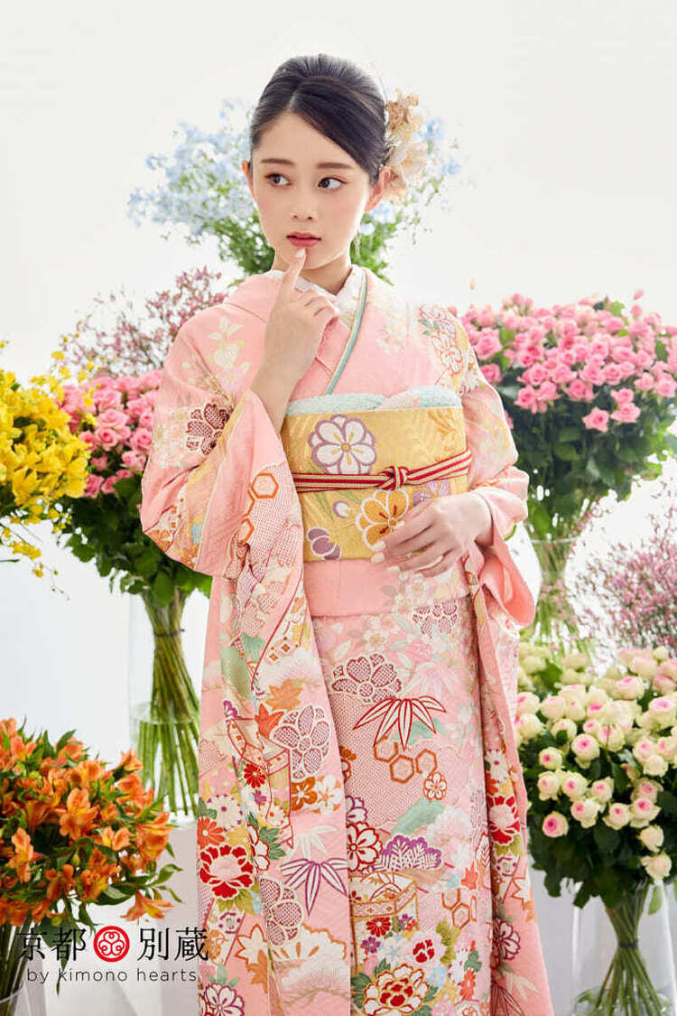 KM-5　佐藤不二子 　ピンク　桃色　松竹梅　かわいい　牡丹　伝統古典　振袖　成人の日　成人式　二十歳の集い