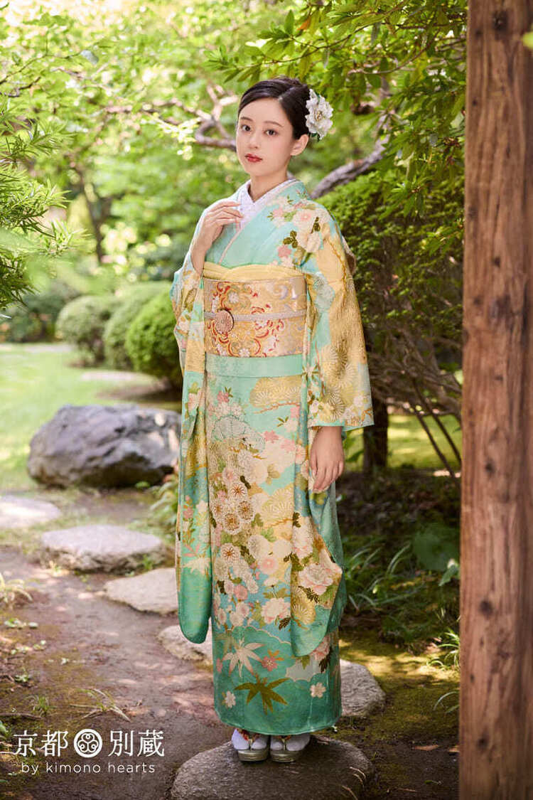 CO-142　佐藤不二子　緑　エメラルドグリーン　パステルグリーン　桜　菊　牡丹　松　花　雲取り　振袖　成人の日　成人式　京都別蔵　横浜別蔵　表参道志染庵