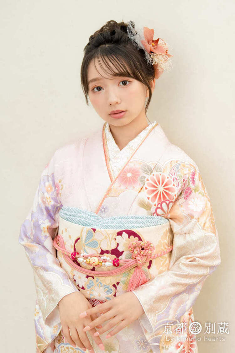 CO-143　本間愛波　ベビーピンク　赤紫　菊　牡丹　桜　雲取り　手毬　松　振袖　成人の日　成人式　京都別蔵　横浜別蔵　表参道志染庵