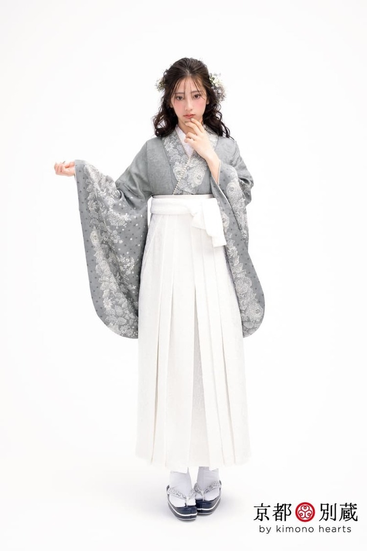 白　レース　洋風　ドット　くすみ系　大西陽羽  【卒業式の袴レンタル】【京都五条別蔵】 【横浜別蔵】 【表参道志染庵】　袴　卒業式　卒業袴　ハカマ　　二尺袖：NKH-396　袴：無地、白