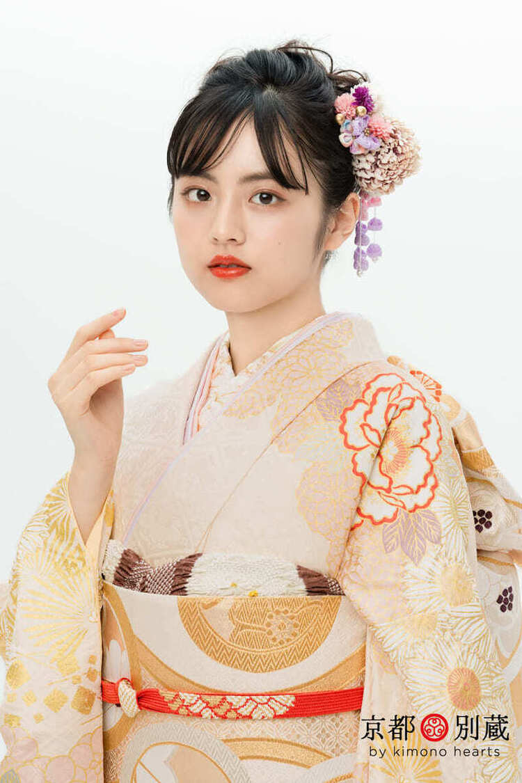KM-14　竹下優名 　牡丹　菊　松葉　伝統古典　振袖　成人の日　成人式　二十歳の集い　京都別蔵　五条　横浜