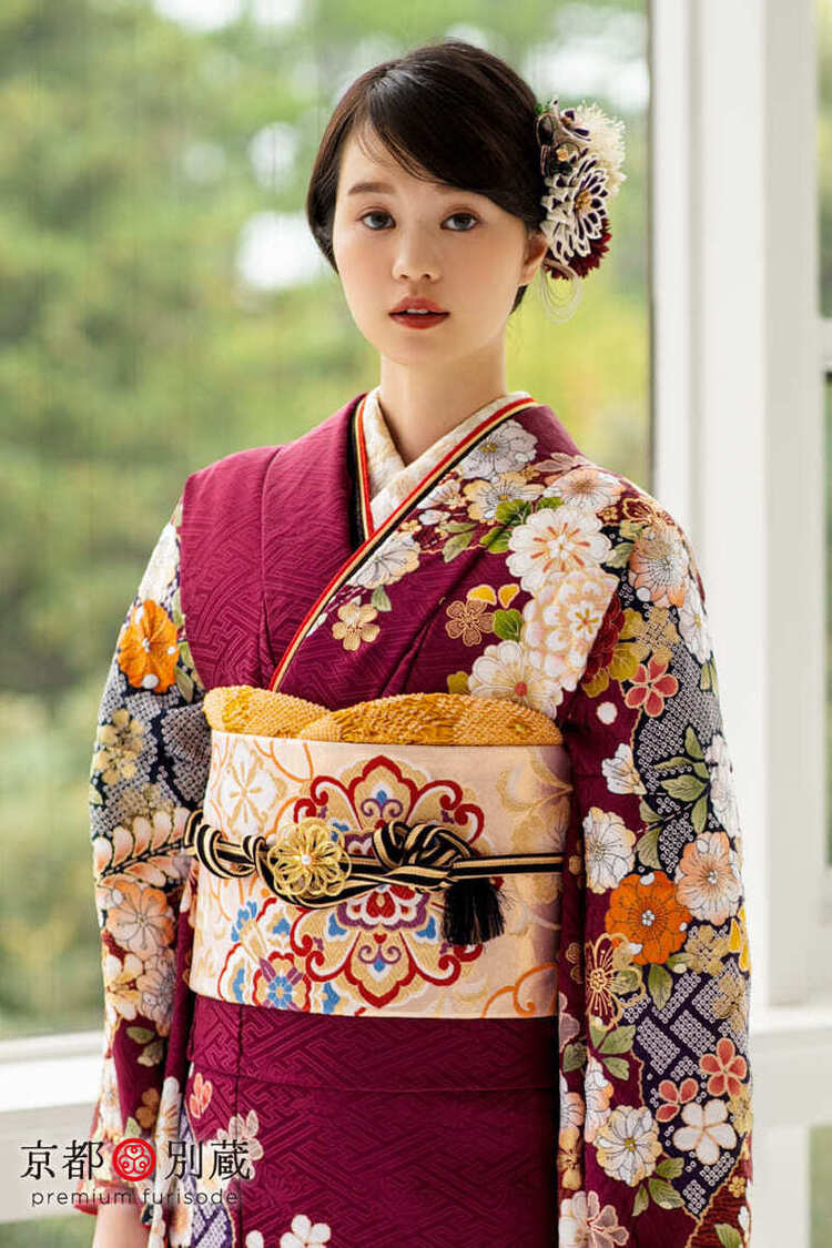 CO-132　三嶋ひな　赤　藤　菊　辻が花　小花　振袖　七宝繋ぎ　成人の日　成人式　二十歳の集い