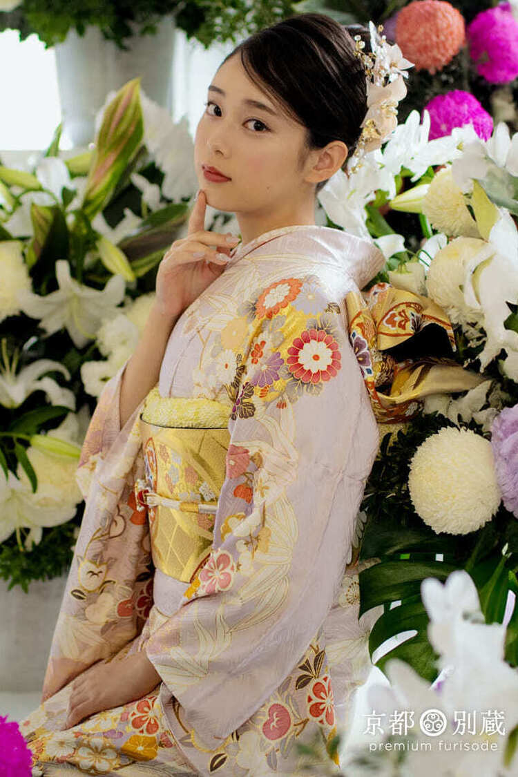 CO-127 佐藤不二子　ピンク　薄紫　藤色　菊　梅　小花　振袖　七宝繋ぎ　成人の日　成人式　二十歳の集い