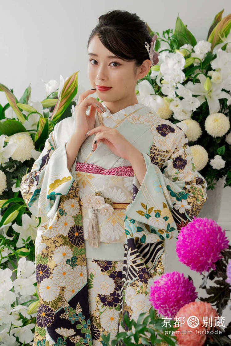 CO-123 佐藤不二子 緑　黄緑　白　振袖　成人の日　成人式　二十歳の集い
