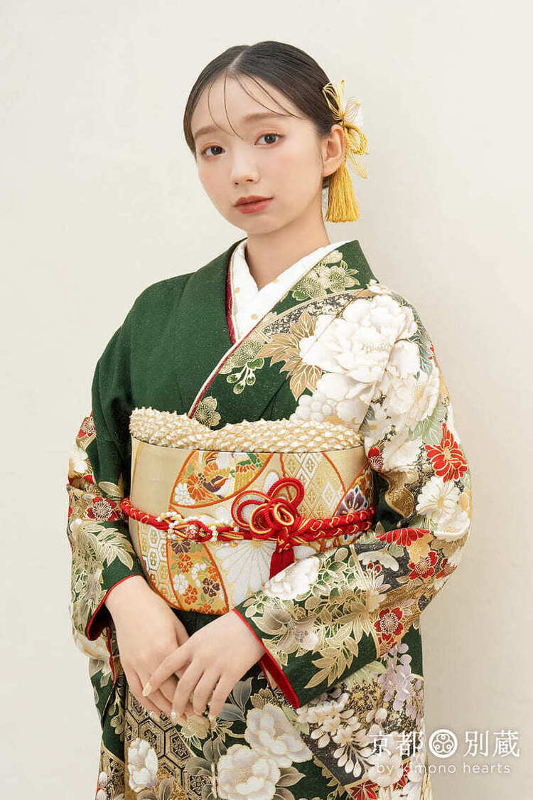 CO-145　本間愛波　緑　亀甲　牡丹　花　菖蒲　流水　振袖　成人の日　成人式　京都別蔵　横浜別蔵　表参道志染庵