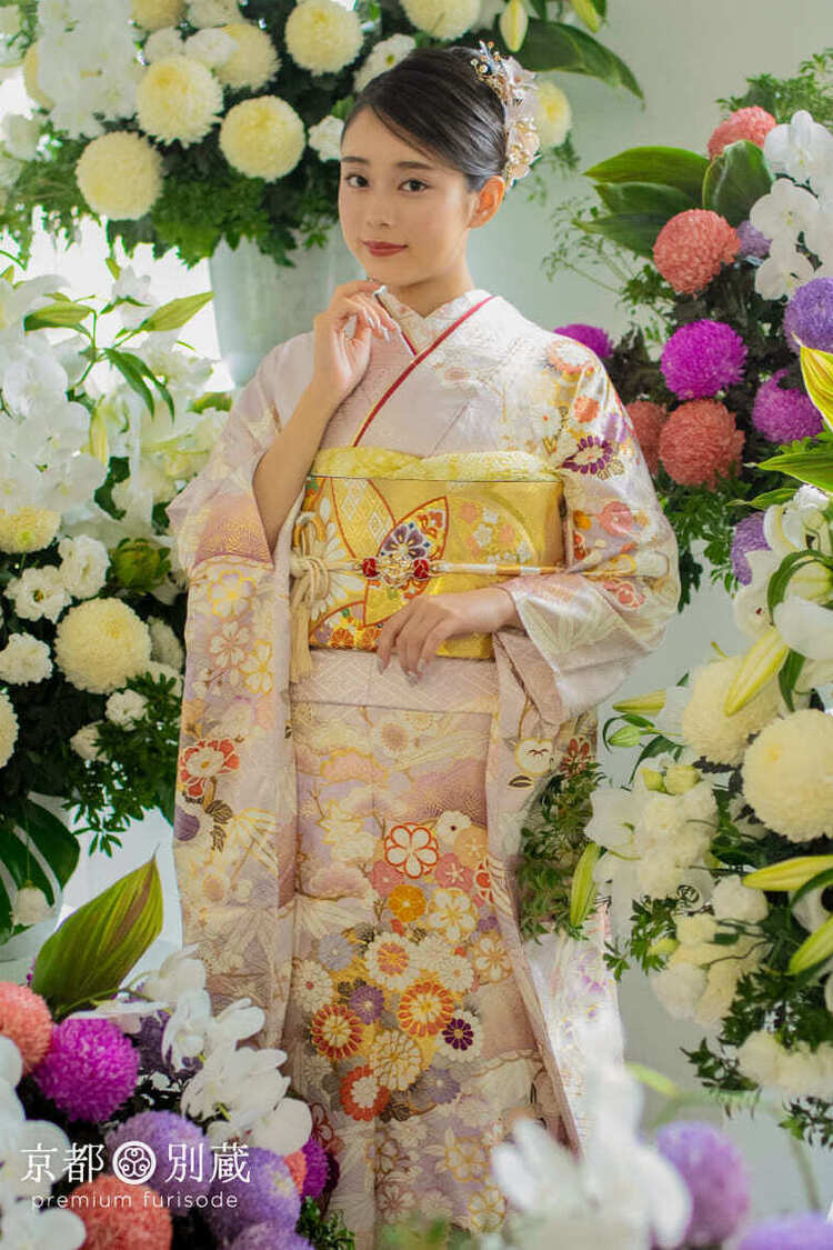CO-127 佐藤不二子　ピンク　薄紫　藤色　菊　梅　小花　振袖　七宝繋ぎ　成人の日　成人式　二十歳の集い