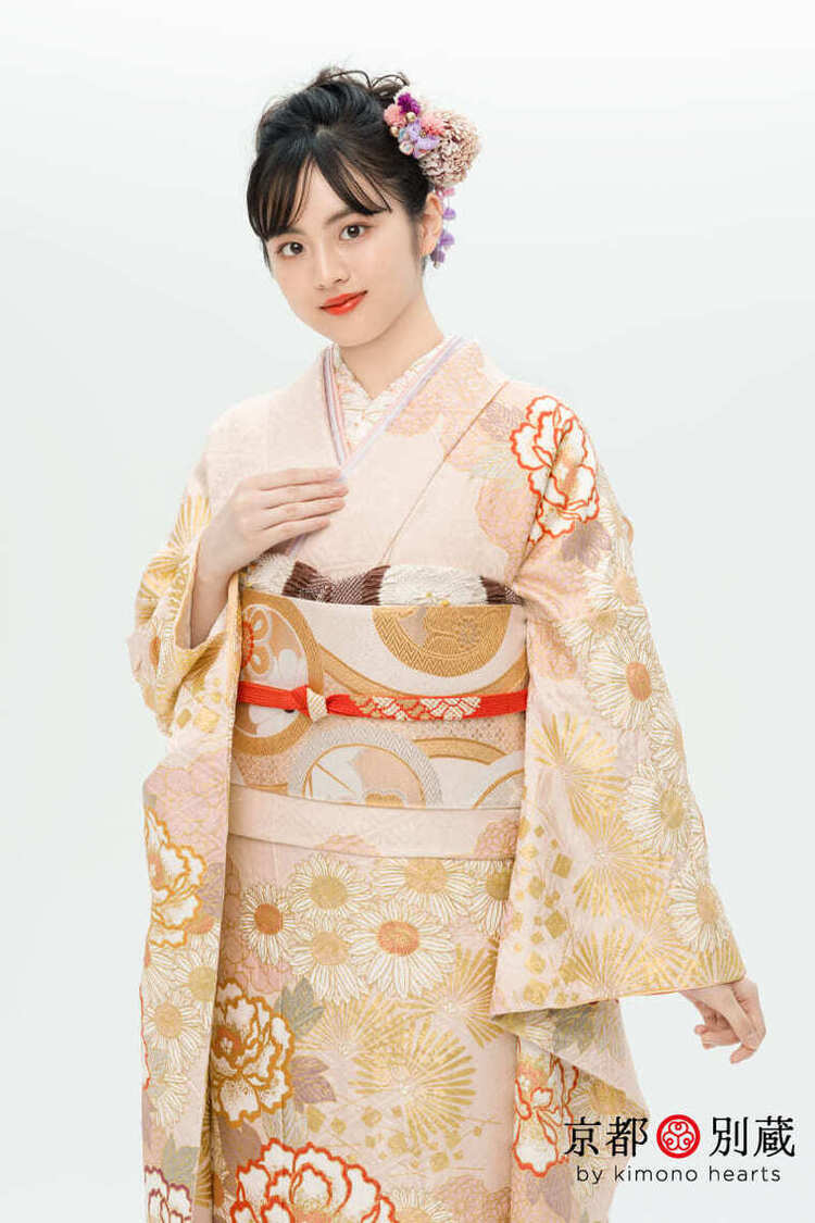 KM-14　竹下優名 　牡丹　菊　松葉　伝統古典　振袖　成人の日　成人式　二十歳の集い　京都別蔵　五条　横浜